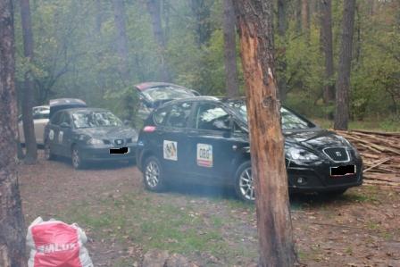 сначала появились ОНИ, синхронно открыли багажники и …  началось…