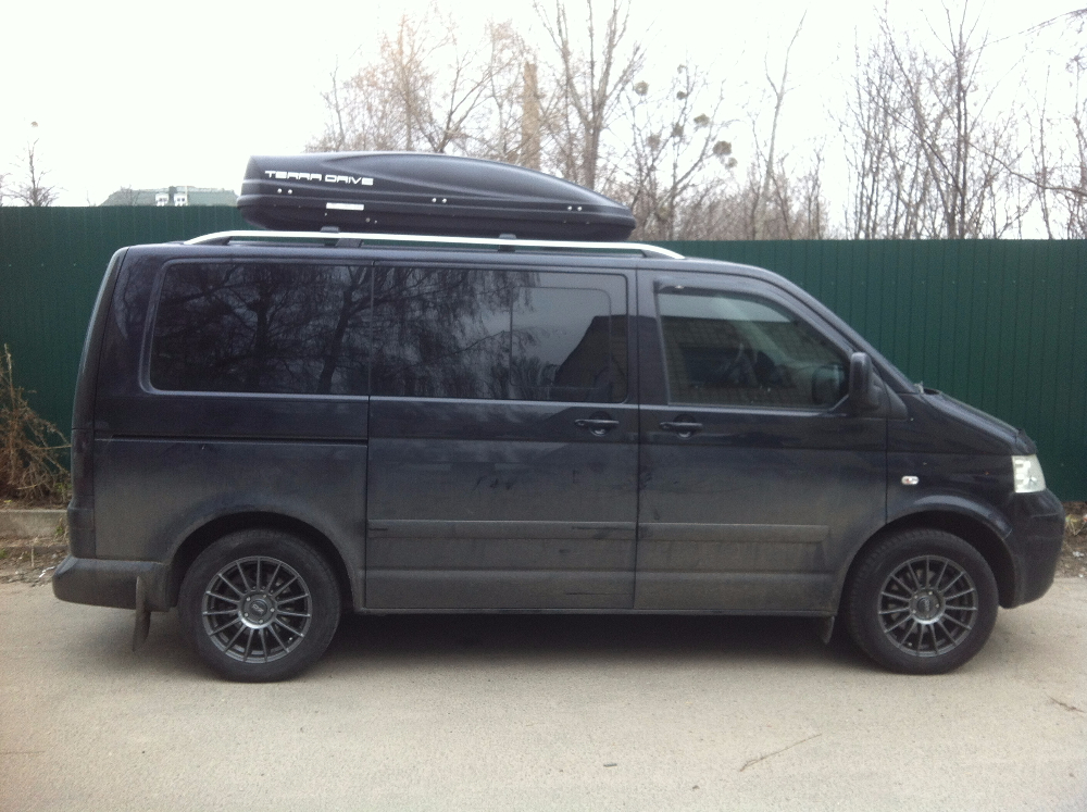 Бокс Terra Drive-480 (черный) на VW Multivan
