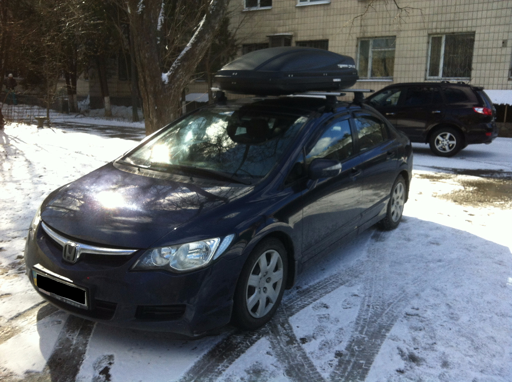 Багажник Thule-754 с поперечинами StreamStyle и бокс Terra Drive-480 (черный) на Honda Civic