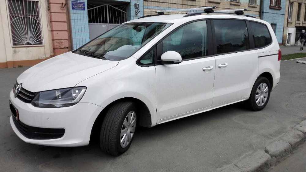 Багажник CarStyle Straps с поперечинами AeroStyle на VW Sharan