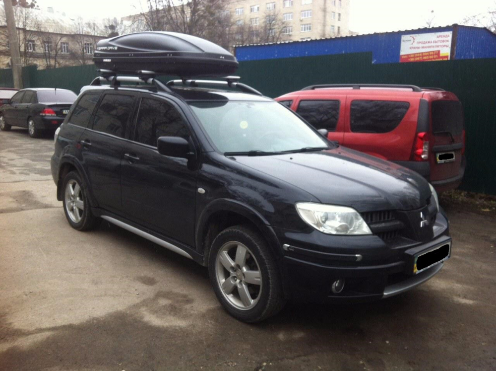 Багажник CarStyle Straps StreamStyle и бокс Terra Drive-480 (черный) на Mitsubishi Outlander