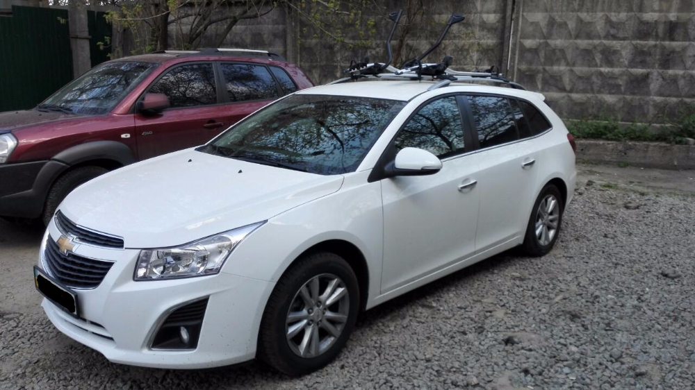 Багажник Aguri Prestige и крепление Thule ProRide 591 (2 шт) на Chevrolet Cruze