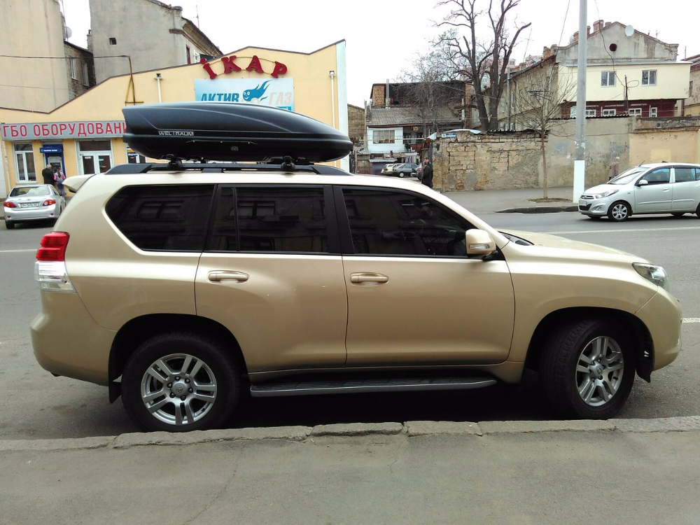 Багажник CarStyle Rails с поперечинами AeroStyle Black и бокс WTR-480 (черный) на Toyota Land Cruiser