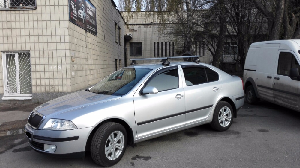 Багажник Thule-754 с поперечинами WingBar на Skoda Octavia