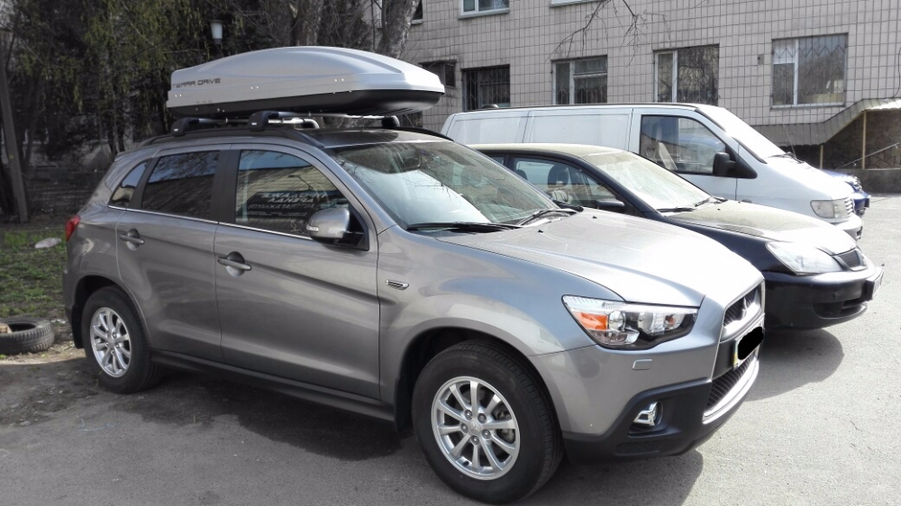 Багажник Thule Edge-959 и бокс Terra Drive-480 (серый) на Mitsubishi ASX