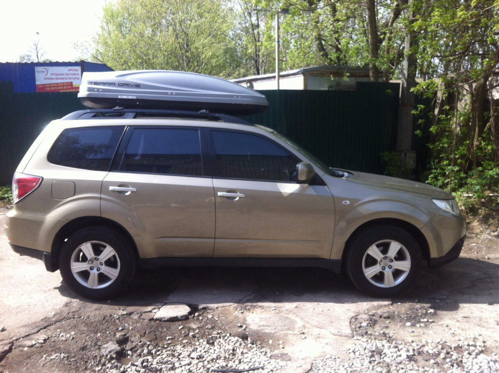 Багажник Aguri Prestige и бокс Terra Drive-480 (серый) на Subaru Forester