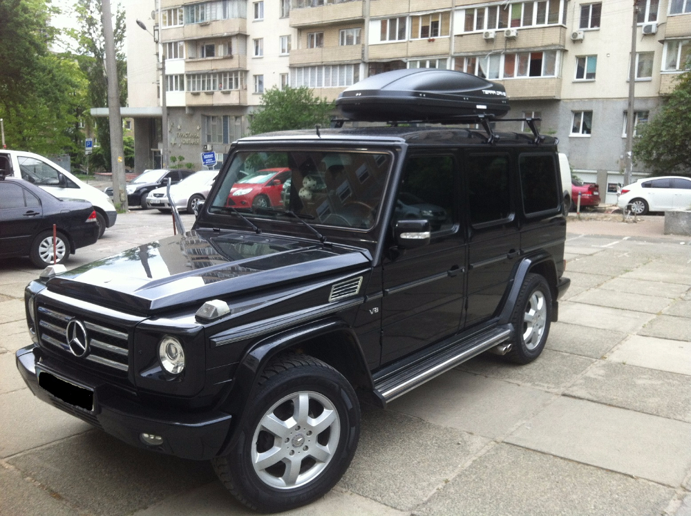 Багажник Thule-952 с поперечинами SquareBar и бокс Terra Drive-480 (черный) на Mercedes G-Class