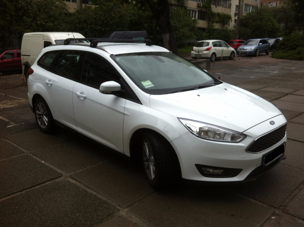 Багажник Thule-959 WingBar Edge Black на Ford Focus