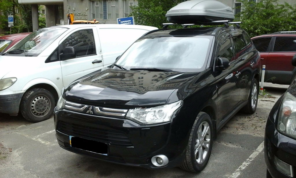 Багажник Thule-753 с поперечинами StreamStyle и бокс Terra Drive-480 (серый) на Mitsubishi Outlander