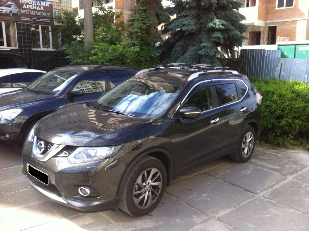 Багажник Aguri Prestige и крепление для велосипедов Thule FreeRide 532 на Nissan X-Trail