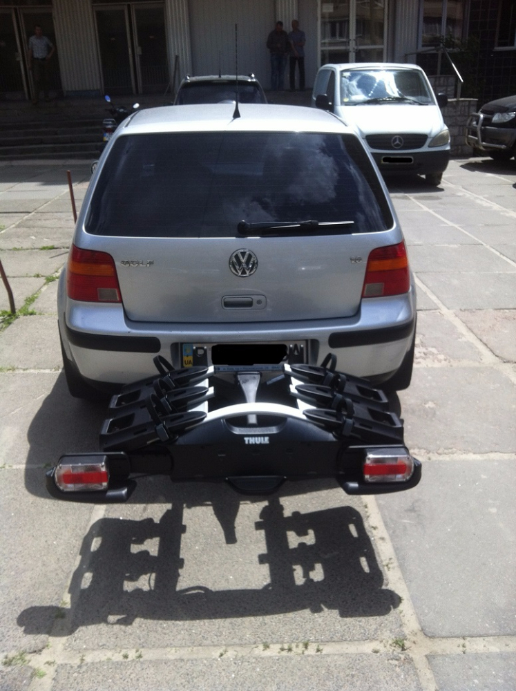 Платформа для 3 велосипедов Thule VeloCompact 927 на VW Golf