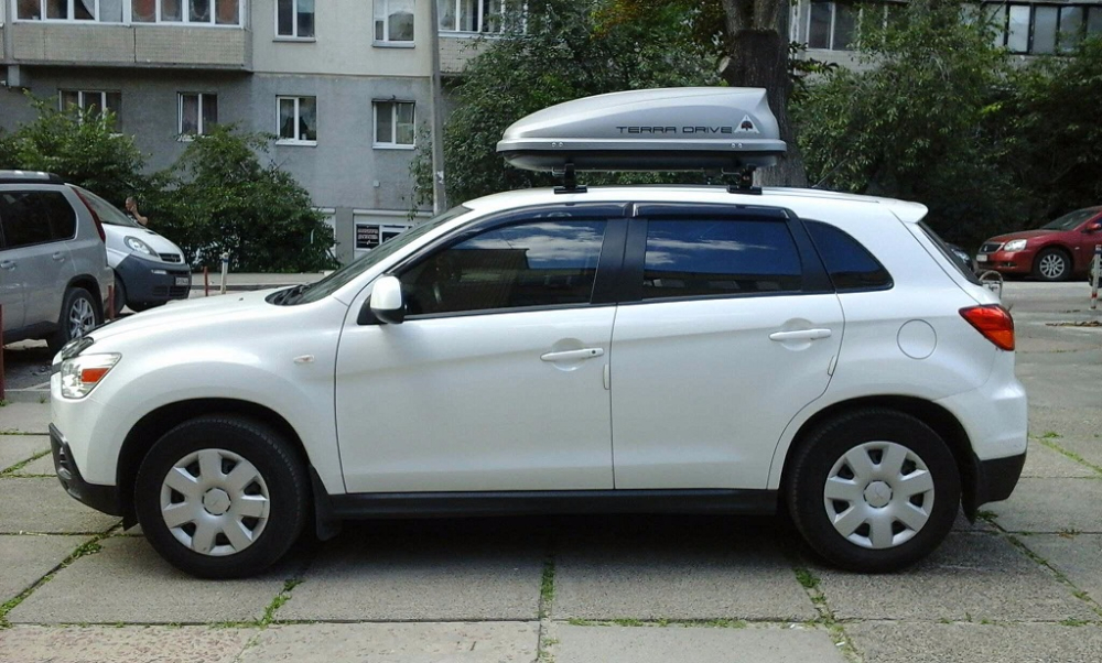 Багажник Amos C-15 Stl и бокс Terra Drive-320 (серый) на Mitsubishi ASX