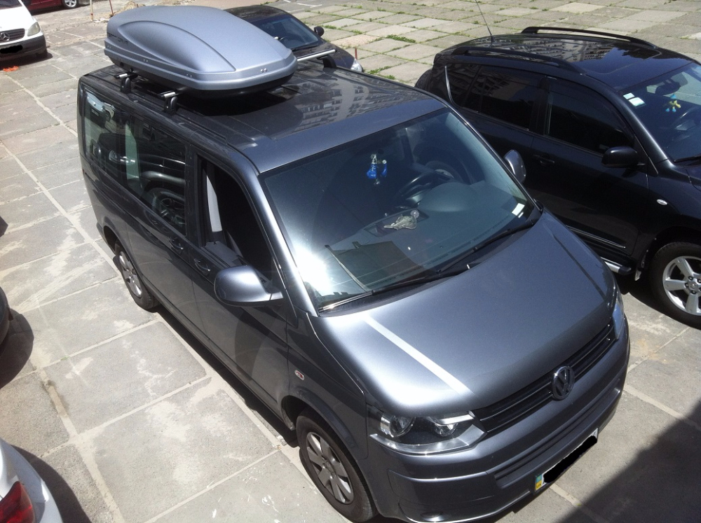 Багажник Thule-751 с поперечинами WingBar и бокс Terra Drive-480 (серый) на VW T5