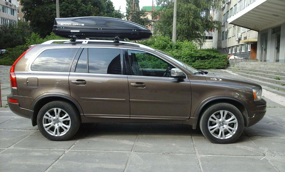Багажник CarStyle Rails с поперечинами StreamStyle и бокс Terra Drive-480 (черный) на Volvo XC90