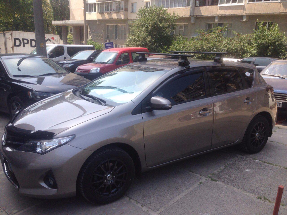 Багажник Thule-754 с поперечинами WingBar Black на Toyota Auris