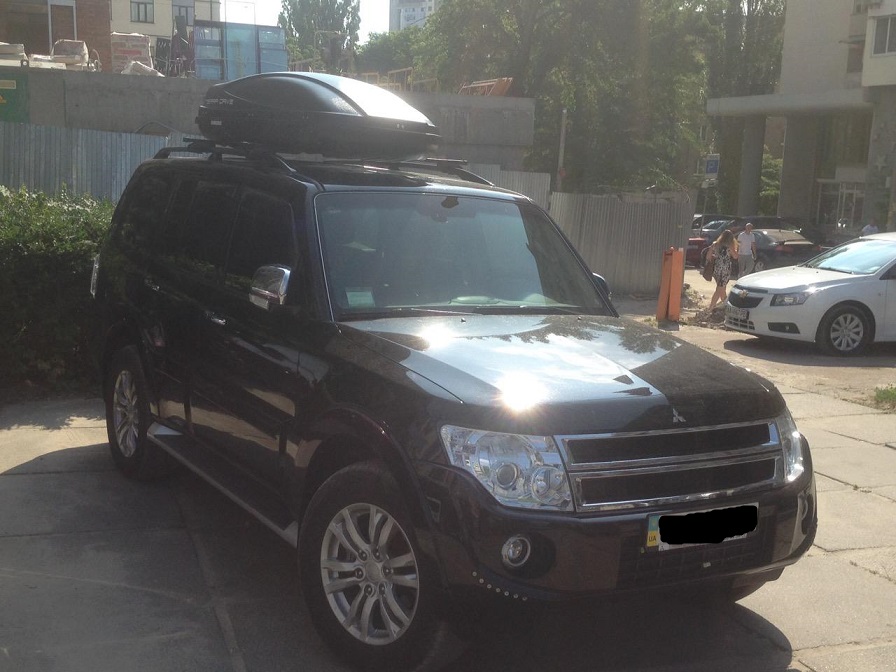 Багажник Amos Nowy Stl и бокс Terra Drive-480 (черный) на Mitsubishi Pajero