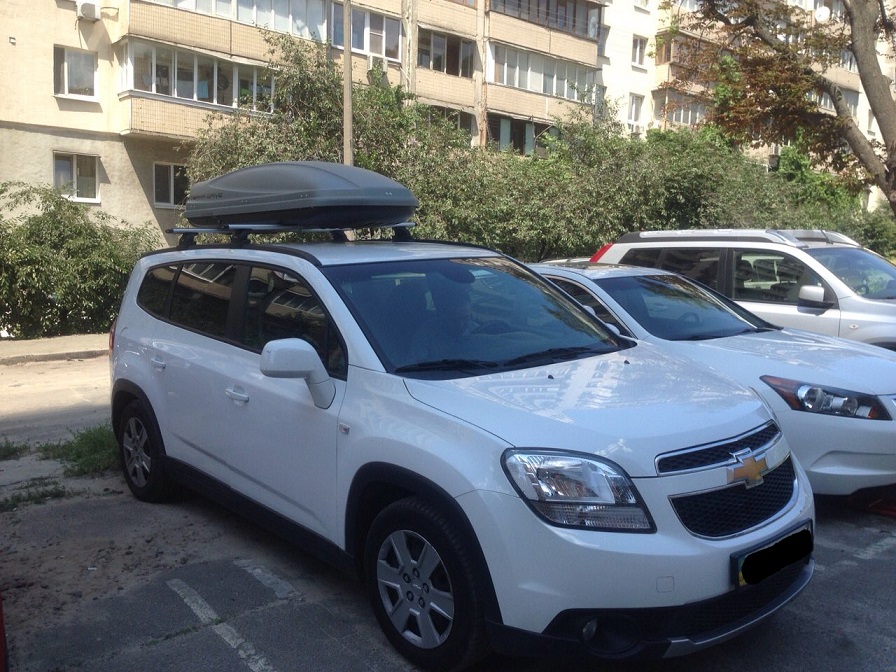 Багажник Thule-753 с поперечинами StreamStyle и бокс Terra Drive-480 (серый) на Chevrolet Orlando