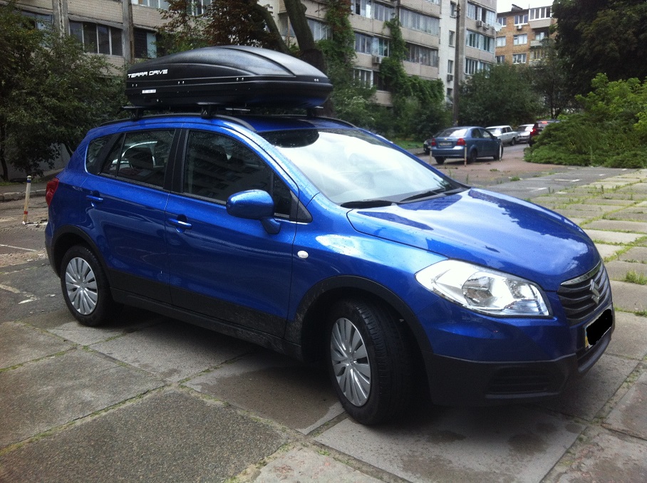 Багажник Aguri Runner Black и бокс Terra Drive-440 (черный) на Suzuki SX4