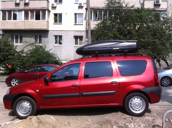 Багажник CarStyle Rails с поперечинами StreamStyle и бокс Terra Drive-480 (черный) на Dacia Logan