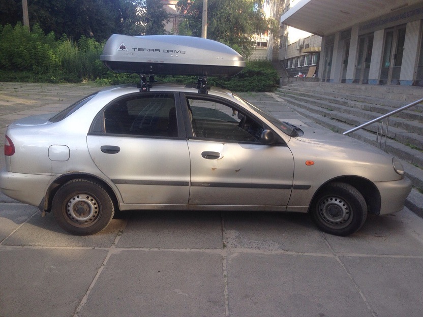 Багажник Amos Dromader Aero и бокс Terra Drive-420 (серый) на Daewoo Sens