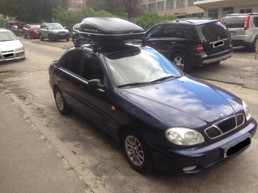 Багажник Amos Tramp и бокс Terra Drive-320 (черный) на Daewoo Lanos