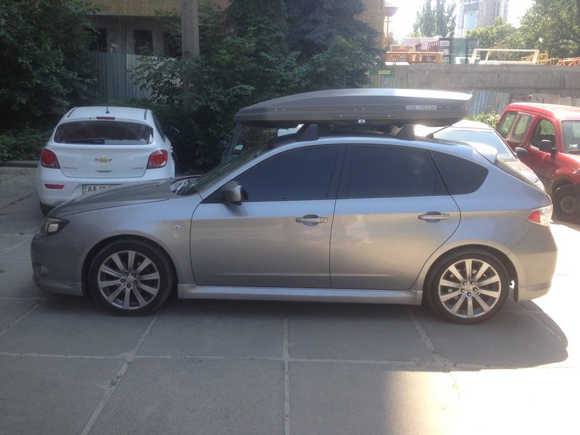 Бокс WTR-600 (серый) на Subaru Impreza