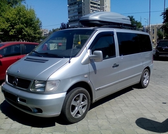 Багажник CarStyle Rails с поперечинами SquareBar и бокс Terra Drive-480 (серый) на Mercedes Vito