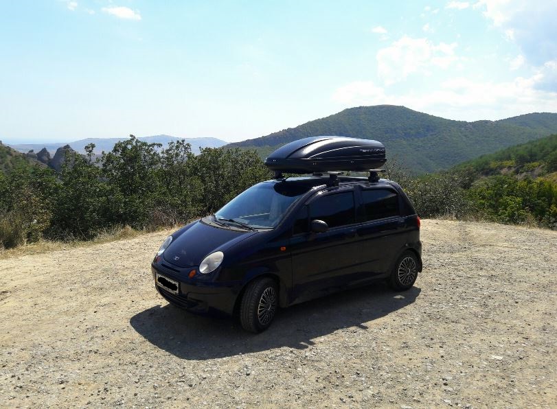 Багажник Thule-754 с поперечинами StreamStyle и бокс Terra Drive-440 (черный) на Daewoo Matiz