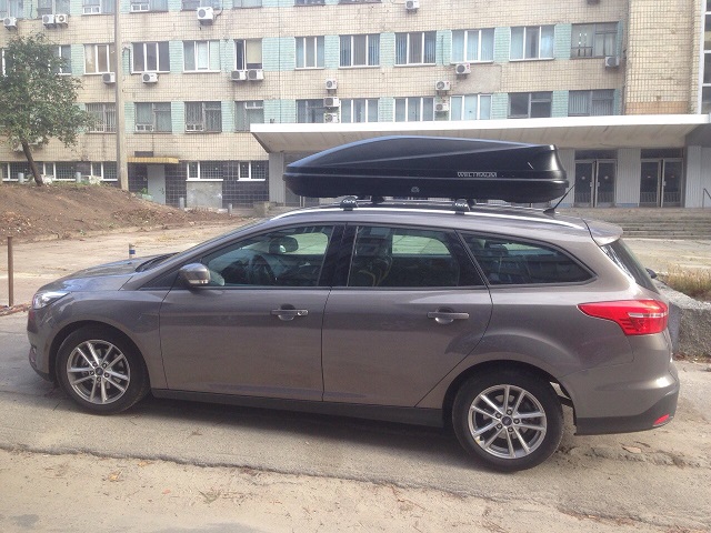 Багажник Gev Geo (невыступающий) и бокс WTR-430 (черный) на Ford Focus