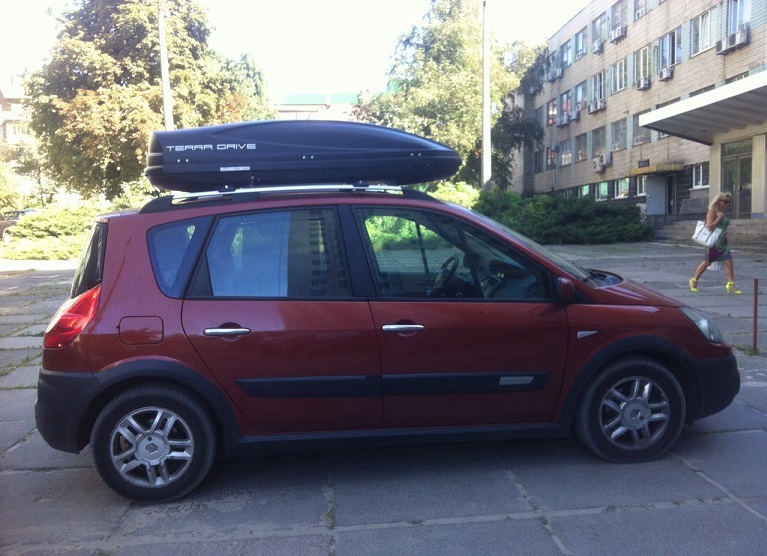 Багажник Aguri Prestige и бокс Terra Drive-480 (черный) на Renault Scenic