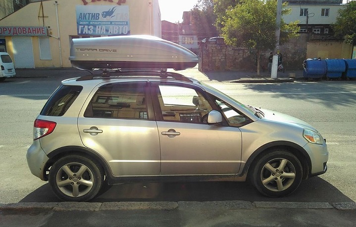 Багажник CarStyle Rails StreamStyle и бокс Terra Drive-440 (серый) на Suzuki SX4