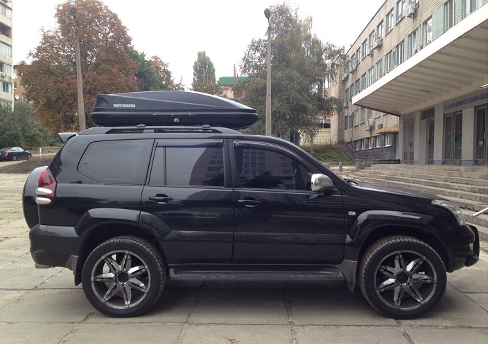 Багажник Aguri Prestige Black и бокс WTR-430 (черный) на Toyota Land Cruiser
