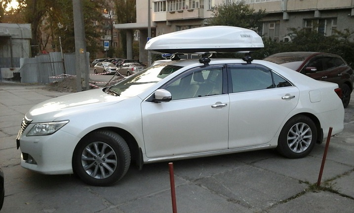 Багажник Thule-754 WingBar и бокс Junior Altro 460 White на Toyota Camry