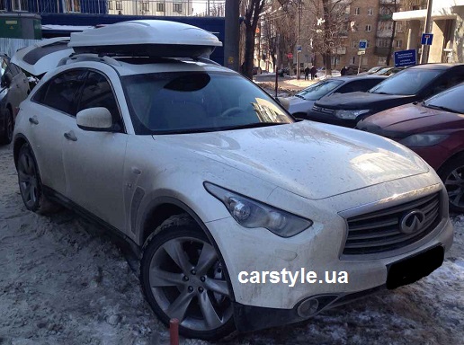 Багажник Aguri Prestige и бокс Amos 500 White на Infiniti QX70