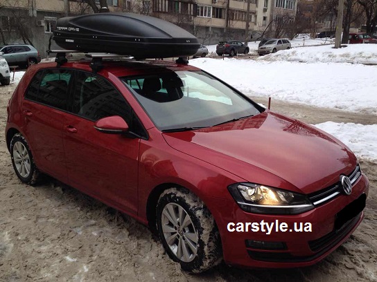 Багажник Thule-754 с поперечинами Stream и бокс Terra Drive-480 (черный) на VW Golf