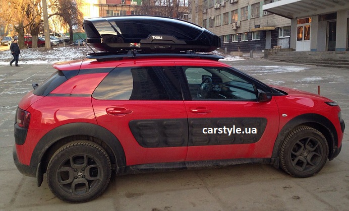Багажник Thule Edge 958 и бокс Thule Motion XT M на Citroen C4 Cactus